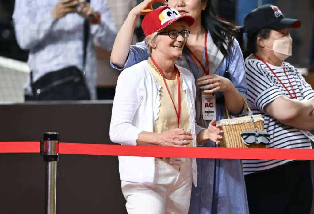 Lori Huang Age (2026) Biography, Net Worth, Family, Foundation & Untold Facts